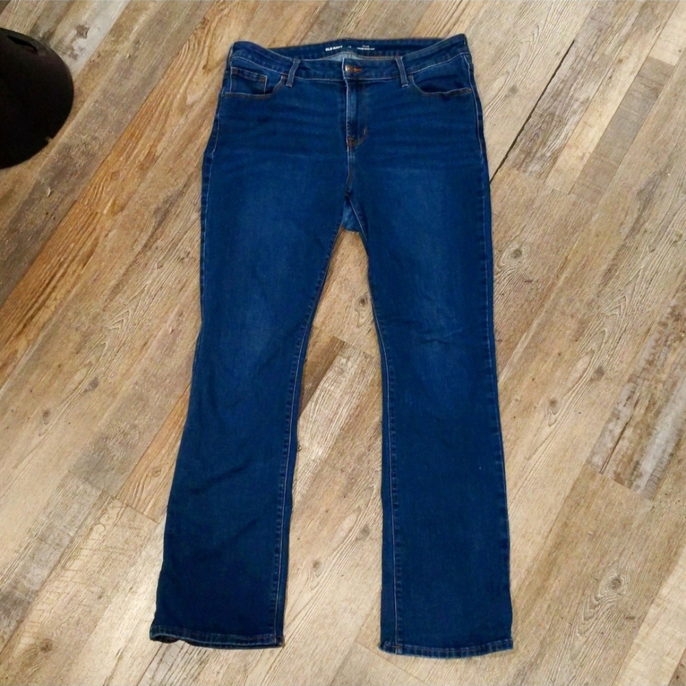 Old Navy Women's Straight Leg Jeans in Deep Blue